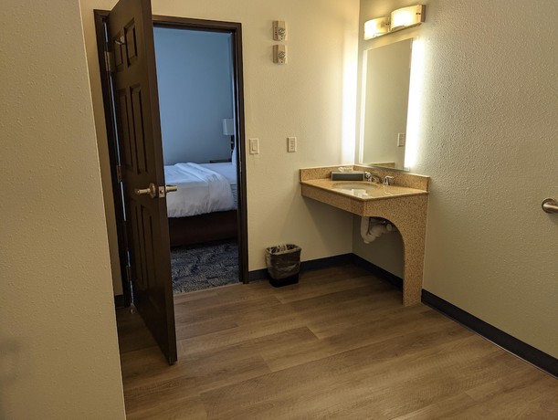 Imagen de la habitación del Hotel La Quinta Inn And Suites By Wyndham Fort Worth Ne Mall. Foto 17