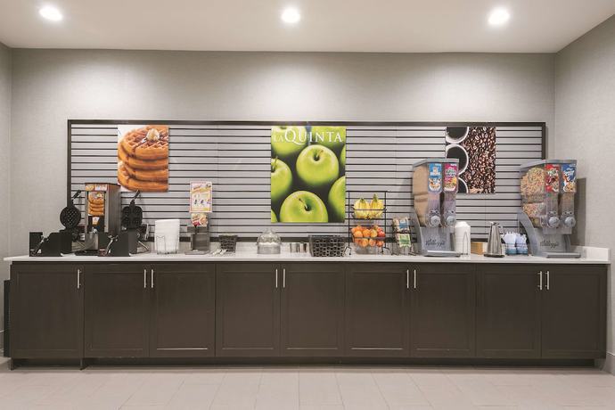 Imagen del bar/restaurante del Hotel La Quinta Inn And Suites By Wyndham Fort Worth West - I-30. Foto 2