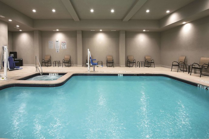 Imagen de la piscina del Hotel La Quinta Inn And Suites By Wyndham Fort Worth West - I-30. Foto 20
