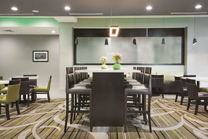 Imagen del bar/restaurante del Hotel La Quinta Inn And Suites By Wyndham Fort Worth West - I-30. Foto 3