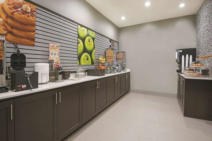 Imagen del bar/restaurante del Hotel La Quinta Inn And Suites By Wyndham Fort Worth West - I-30. Foto 4