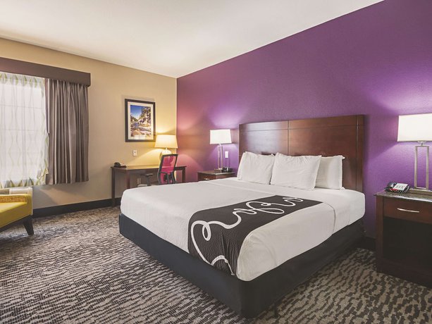 Imagen de la habitación del Hotel La Quinta Inn And Suites By Wyndham Fresno Northwest. Foto 9