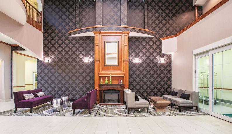 Imagen de los interiores del Hotel La Quinta Inn And Suites By Wyndham Gainesville. Foto 20