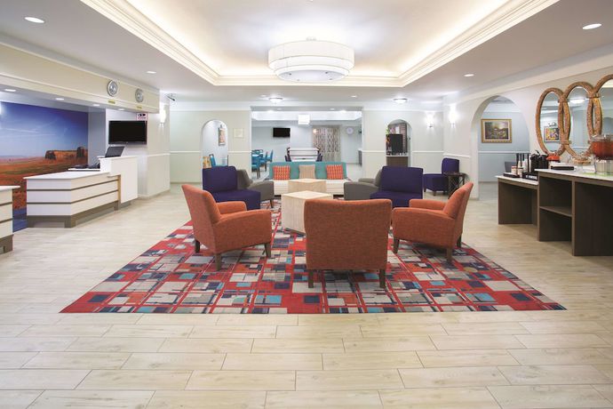Imagen de los interiores del Hotel La Quinta Inn And Suites By Wyndham Gallup. Foto 15