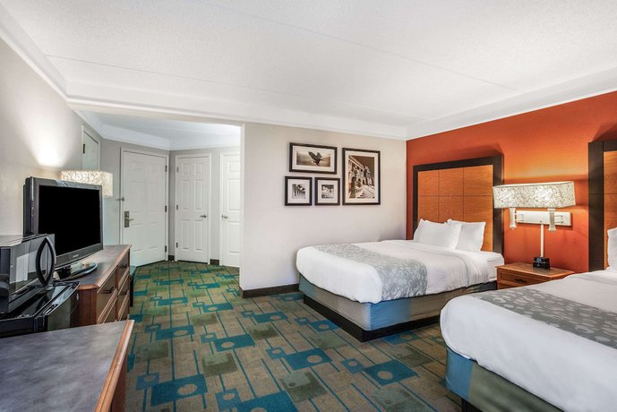 Imagen de la habitación del Hotel La Quinta Inn And Suites By Wyndham Greensboro Nc. Foto 5