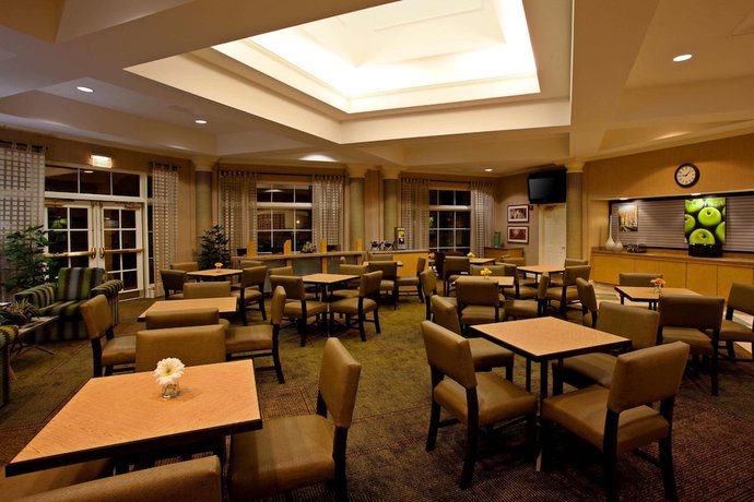 Imagen de los interiores del Hotel La Quinta Inn And Suites By Wyndham Greensboro Nc. Foto 19