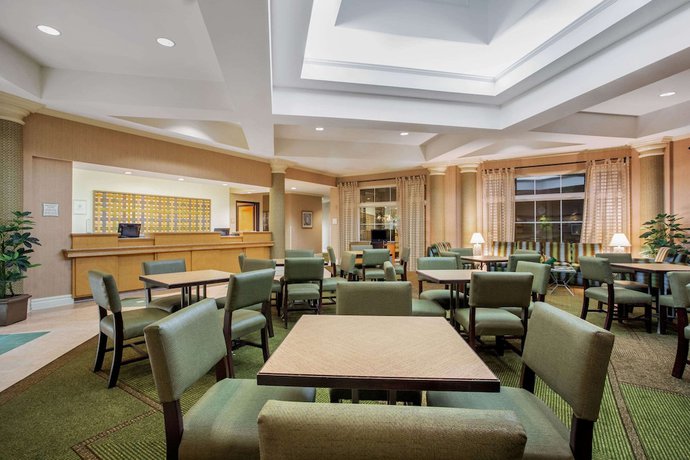 Imagen de los interiores del Hotel La Quinta Inn And Suites By Wyndham Greensboro Nc. Foto 20