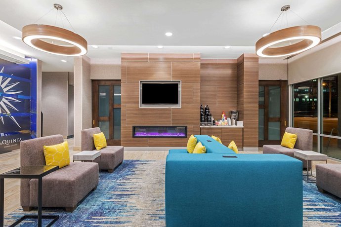 Imagen de los interiores del Hotel La Quinta Inn And Suites By Wyndham Kansas City Beacon Hill. Foto 16