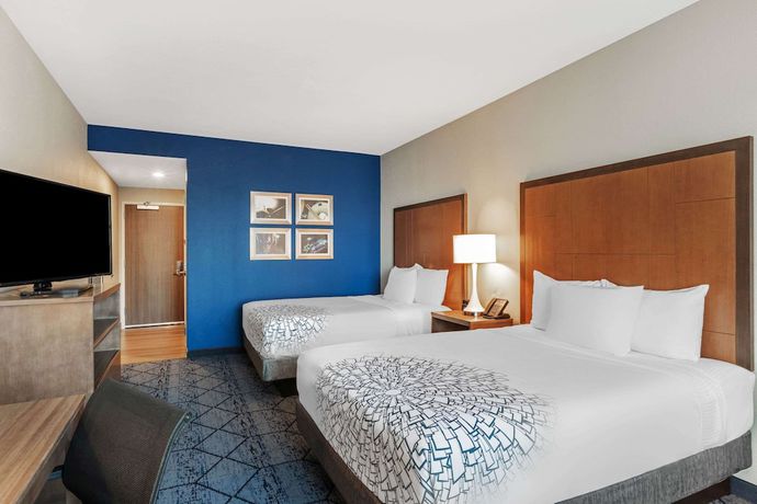 Imagen de la habitación del Hotel La Quinta Inn And Suites By Wyndham Kansas City Beacon Hill. Foto 12