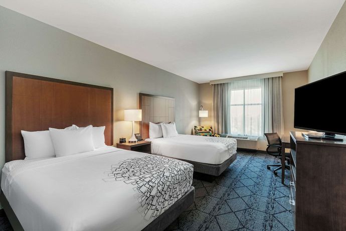 Imagen de la habitación del Hotel La Quinta Inn And Suites By Wyndham Kansas City Beacon Hill. Foto 15