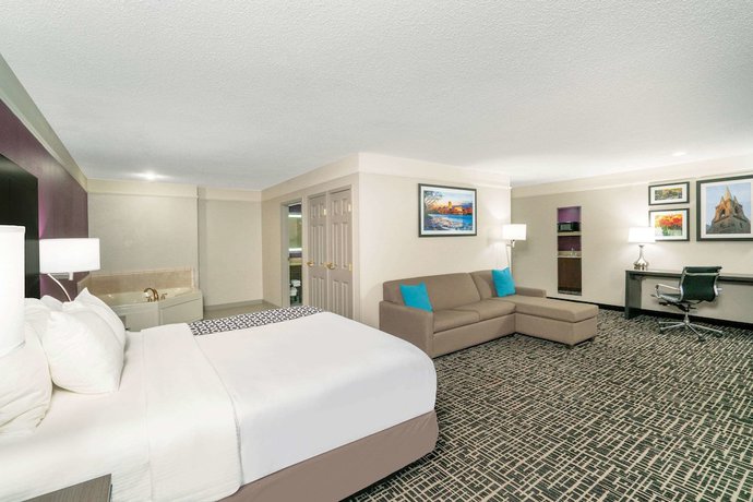 Imagen de la habitación del Hotel La Quinta Inn And Suites By Wyndham Latham Albany Airport. Foto 2