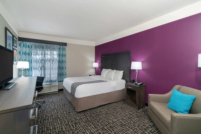Imagen de la habitación del Hotel La Quinta Inn And Suites By Wyndham Latham Albany Airport. Foto 6