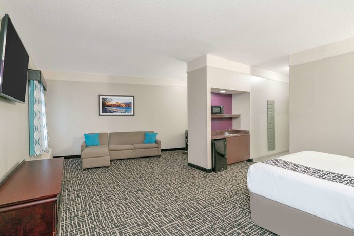 Imagen de la habitación del Hotel La Quinta Inn And Suites By Wyndham Latham Albany Airport. Foto 15
