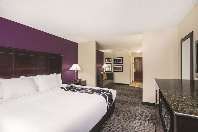 Imagen de la habitación del Hotel La Quinta Inn And Suites By Wyndham Louisville East. Foto 17