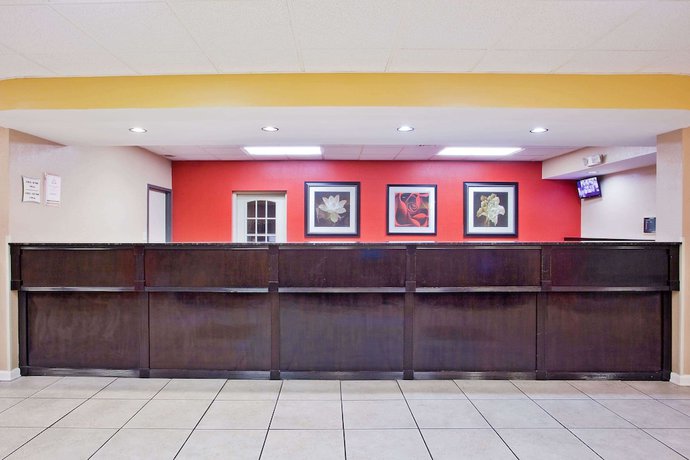 Imagen de los interiores del Hotel La Quinta Inn And Suites By Wyndham Memphis Airport Graceland. Foto 14