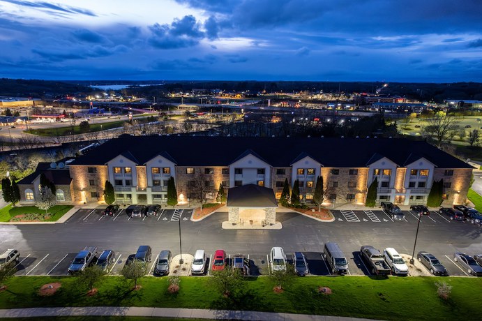 Imagen general del Hotel La Quinta Inn And Suites By Wyndham Milwaukee Delafield. Foto 1