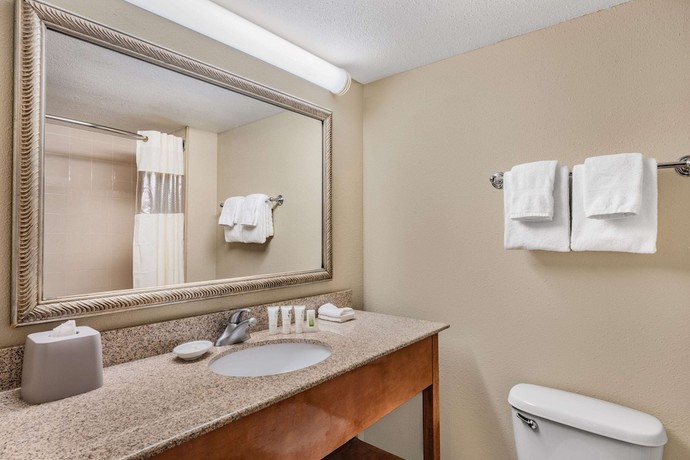 Imagen de la habitación del Hotel La Quinta Inn And Suites By Wyndham Minneapolis-minnetonka. Foto 8