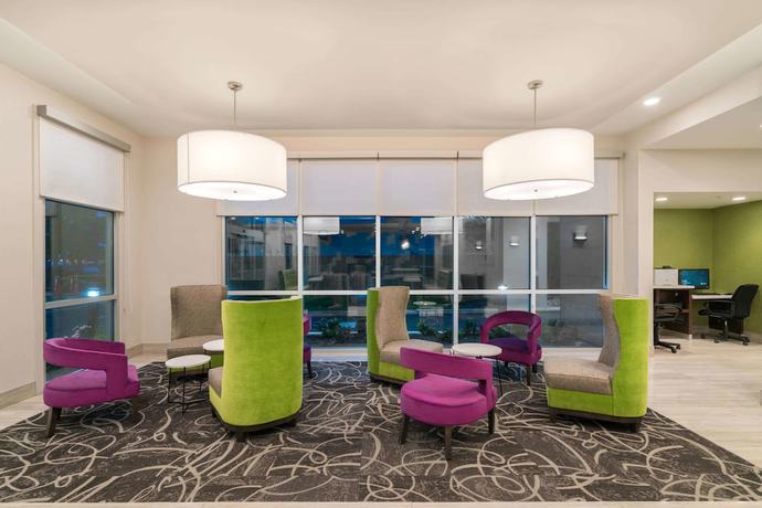 Imagen de los interiores del Hotel La Quinta Inn And Suites By Wyndham Mobile. Foto 15