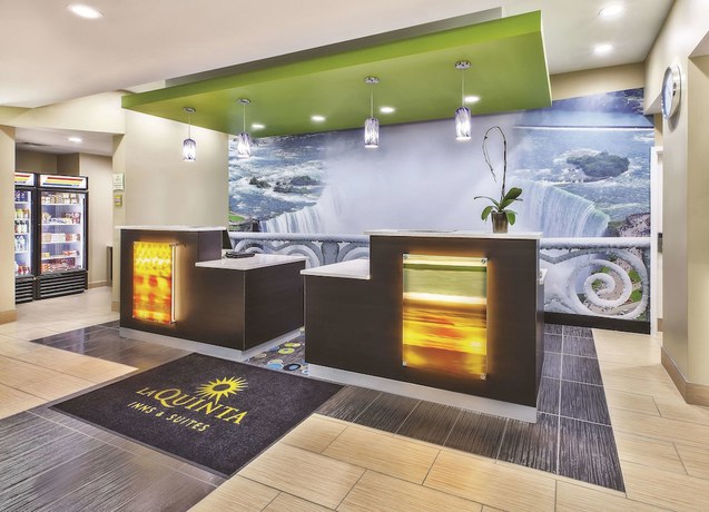 Imagen de los interiores del Hotel La Quinta Inn And Suites By Wyndham Niagara Falls. Foto 19