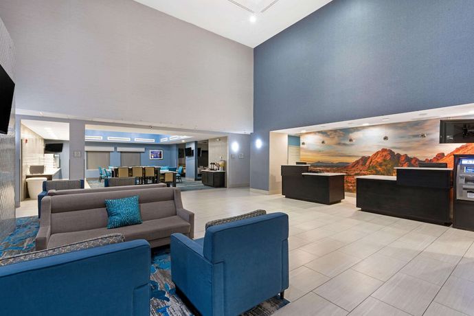 Imagen de los interiores del Hotel La Quinta Inn And Suites By Wyndham Phoenix I-10 West. Foto 16