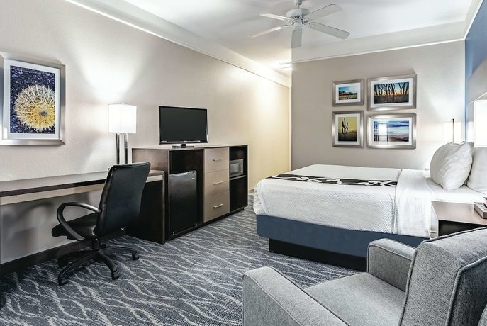 Imagen de la habitación del Hotel La Quinta Inn And Suites By Wyndham Phoenix I-10 West. Foto 5