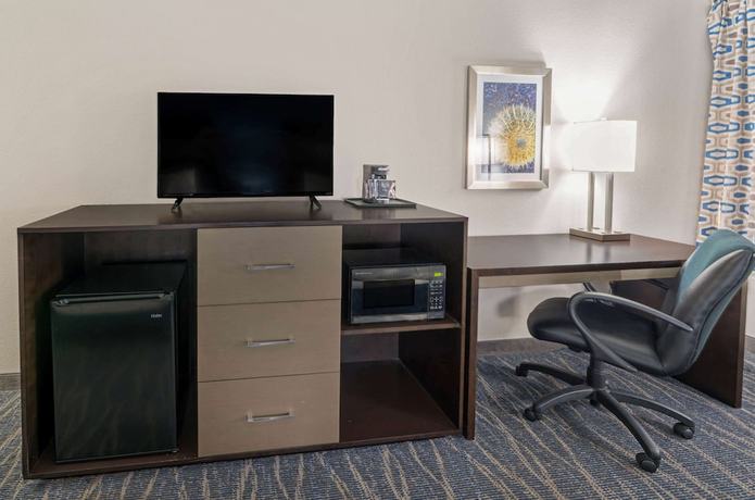 Imagen de la habitación del Hotel La Quinta Inn And Suites By Wyndham Phoenix I-10 West. Foto 8