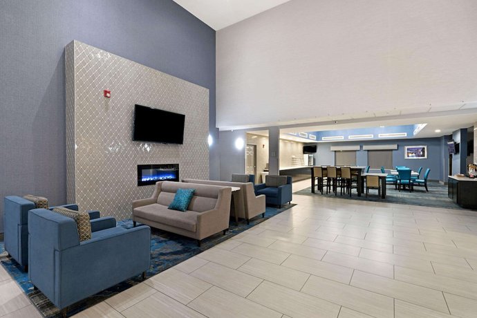 Imagen de los interiores del Hotel La Quinta Inn And Suites By Wyndham Phoenix I-10 West. Foto 19