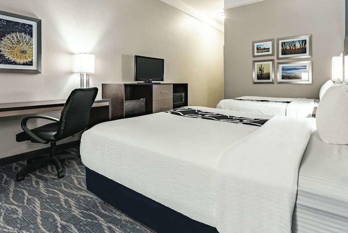 Imagen de la habitación del Hotel La Quinta Inn And Suites By Wyndham Phoenix I-10 West. Foto 15