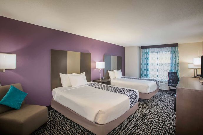 Imagen de la habitación del Hotel La Quinta Inn And Suites By Wyndham Pontoon Beach. Foto 1