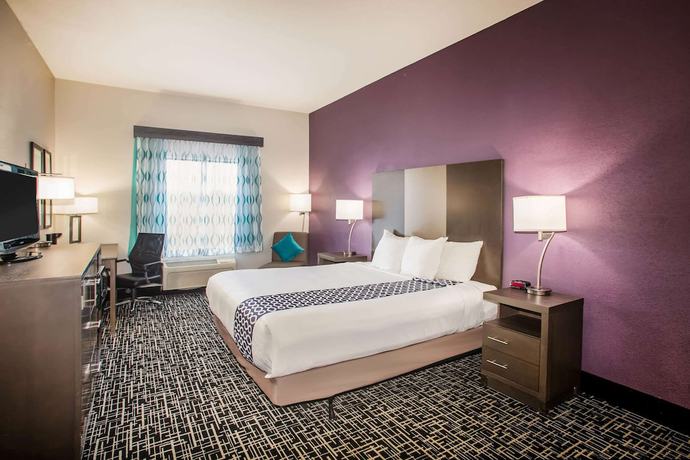 Imagen de la habitación del Hotel La Quinta Inn And Suites By Wyndham Pontoon Beach. Foto 2