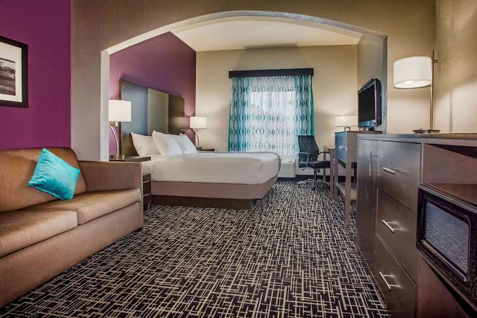 Imagen de la habitación del Hotel La Quinta Inn And Suites By Wyndham Pontoon Beach. Foto 4