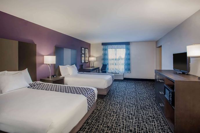 Imagen de la habitación del Hotel La Quinta Inn And Suites By Wyndham Pontoon Beach. Foto 17