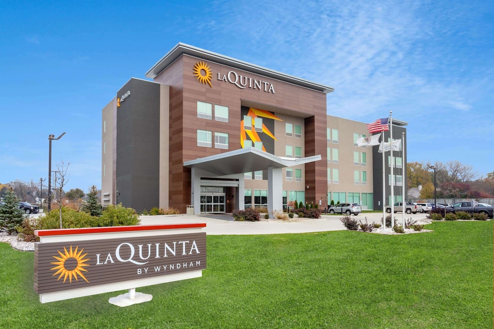 Imagen general del Hotel La Quinta Inn And Suites By Wyndham Shorewood. Foto 1
