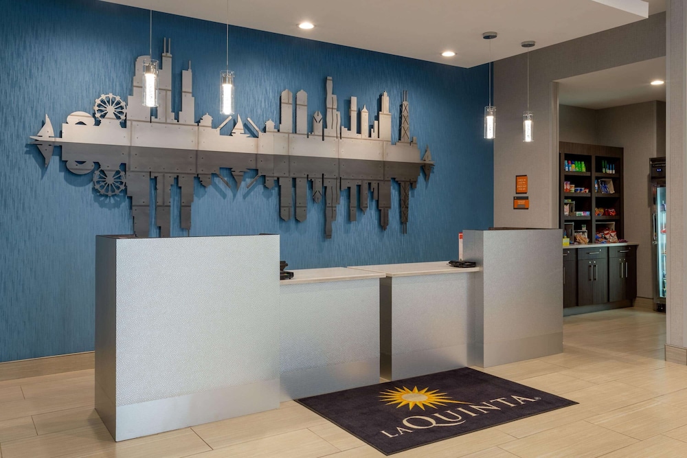 Imagen de los interiores del Hotel La Quinta Inn And Suites By Wyndham Shorewood. Foto 19