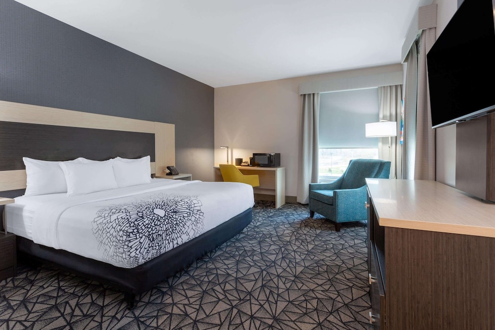 Imagen de la habitación del Hotel La Quinta Inn And Suites By Wyndham Shorewood. Foto 10