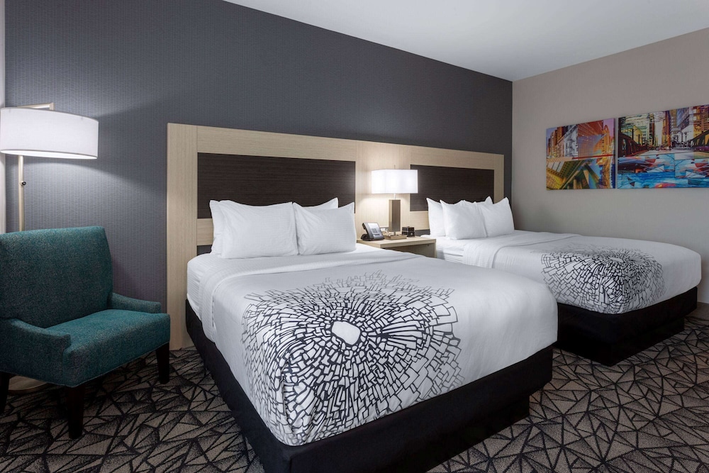 Imagen de la habitación del Hotel La Quinta Inn And Suites By Wyndham Shorewood. Foto 15