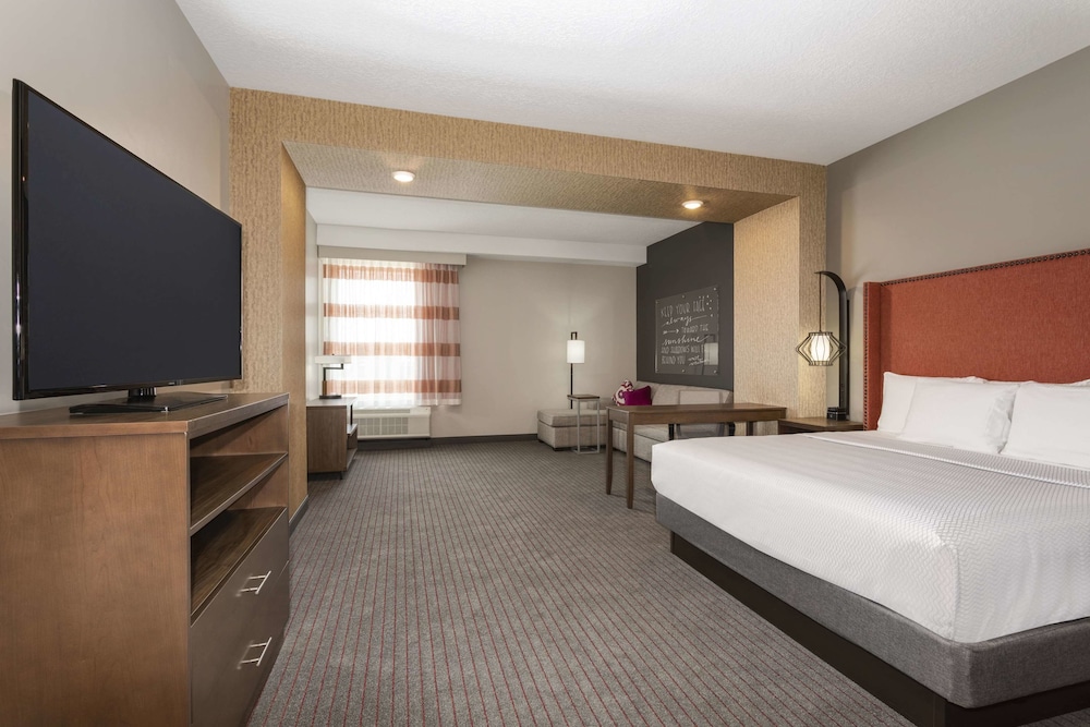 Imagen de la habitación del Hotel La Quinta Inn And Suites By Wyndham South Jordan. Foto 2