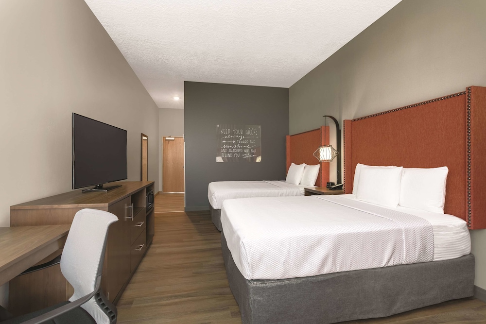 Imagen de la habitación del Hotel La Quinta Inn And Suites By Wyndham South Jordan. Foto 3