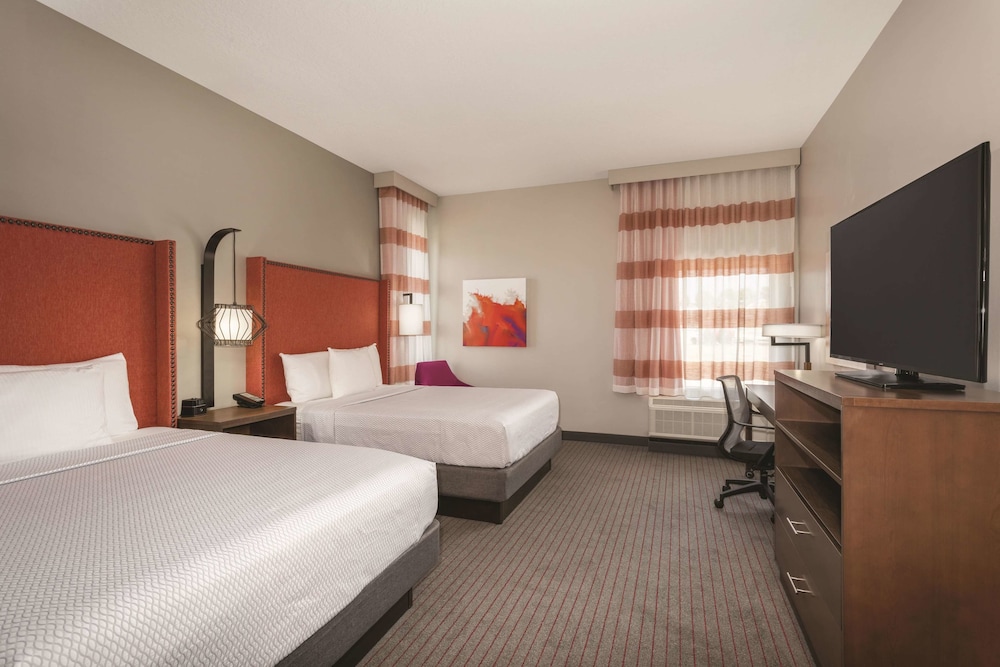 Imagen de la habitación del Hotel La Quinta Inn And Suites By Wyndham South Jordan. Foto 4