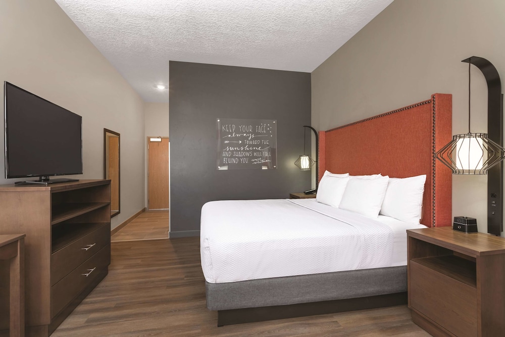 Imagen de la habitación del Hotel La Quinta Inn And Suites By Wyndham South Jordan. Foto 6