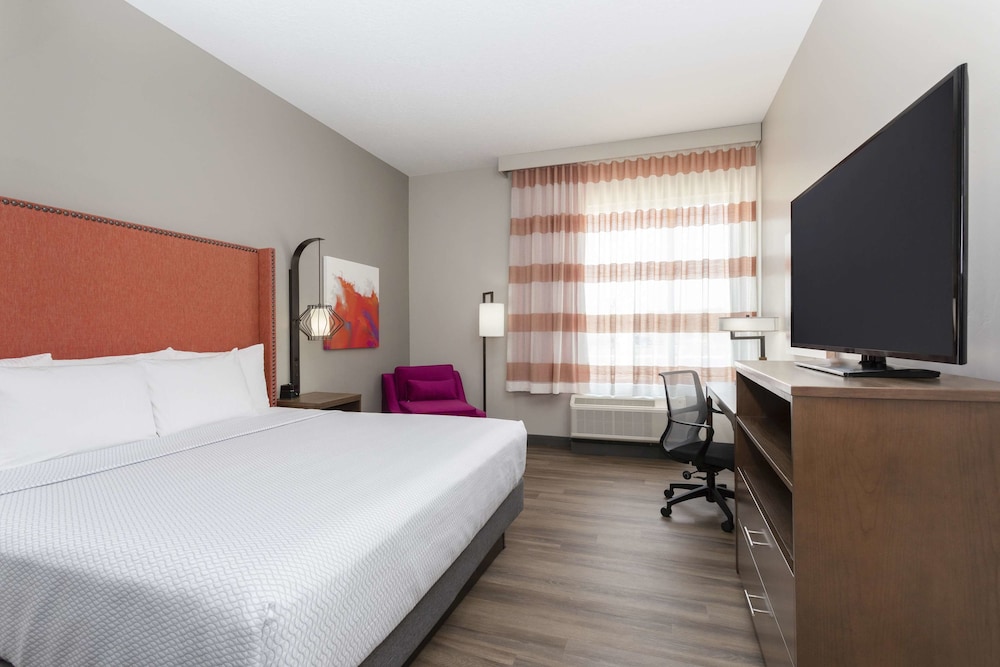 Imagen de la habitación del Hotel La Quinta Inn And Suites By Wyndham South Jordan. Foto 12