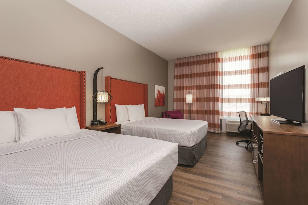 Imagen de la habitación del Hotel La Quinta Inn And Suites By Wyndham South Jordan. Foto 13
