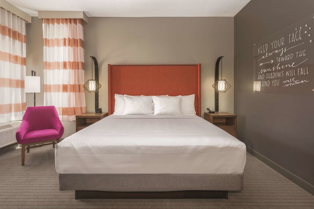Imagen de la habitación del Hotel La Quinta Inn And Suites By Wyndham South Jordan. Foto 15