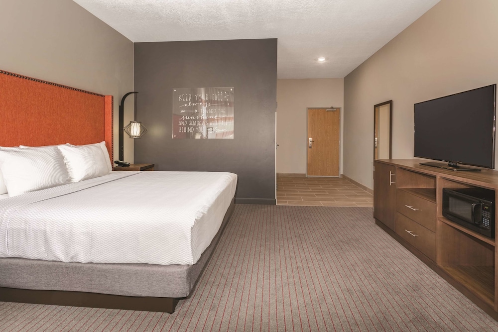 Imagen de la habitación del Hotel La Quinta Inn And Suites By Wyndham South Jordan. Foto 16