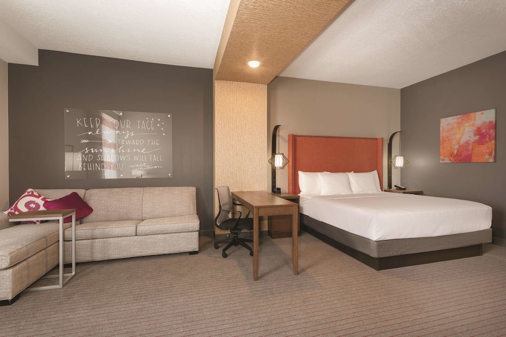Imagen de la habitación del Hotel La Quinta Inn And Suites By Wyndham South Jordan. Foto 17