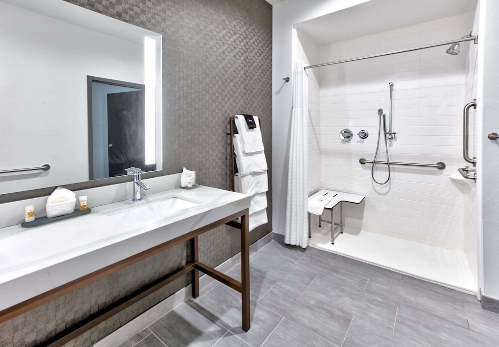 Imagen de la habitación del Hotel La Quinta Inn And Suites By Wyndham Terrell. Foto 2