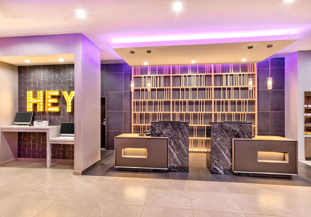 Imagen de los interiores del Hotel La Quinta Inn And Suites By Wyndham Terrell. Foto 17