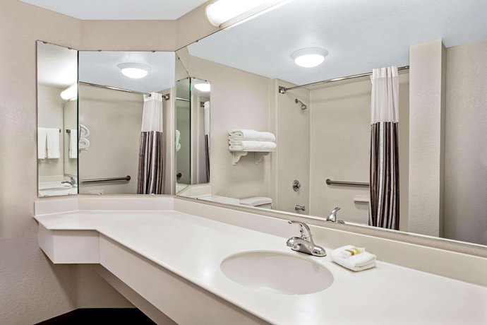 Imagen de la habitación del Hotel La Quinta Inn And Suites By Wyndham Tucson Airport. Foto 13