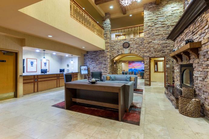 Imagen de los interiores del Hotel La Quinta Inn And Suites By Wyndham Vancouver. Foto 18