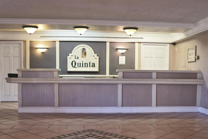 Imagen de los interiores del Hotel La Quinta Inn By Wyndham Albuquerque Airport. Foto 12
